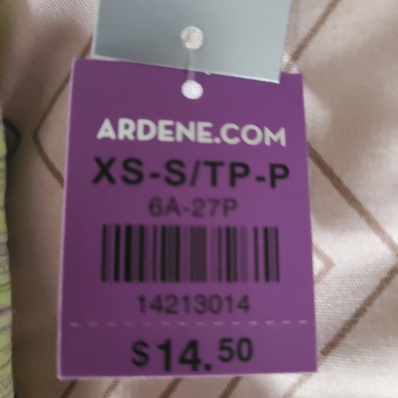 A brand new sports bra size xs-s. - Picture 3 of 4